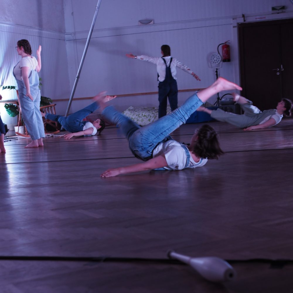 OLYMPUS DIGITAL CAMERA OLYMPUS DIGITAL CAMERA